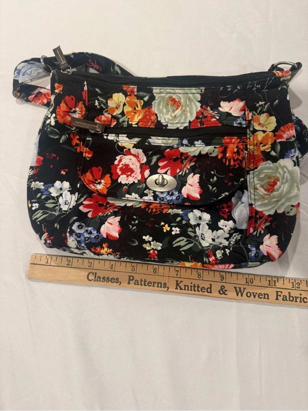 ANDE By Jaclyn Floral Cotton Canvas Crossbody Hobo Bag Multi Pocket Purse Girly